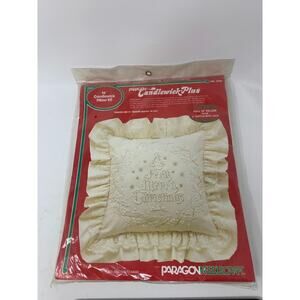 Vintage A Very Merry Christmas 14" Candlewick Pillow Needlecraft Kit 1984